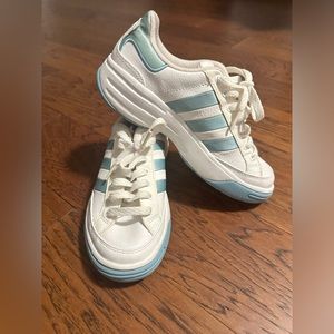 Like New Adidas Women’s Sneakers - Size 5.5